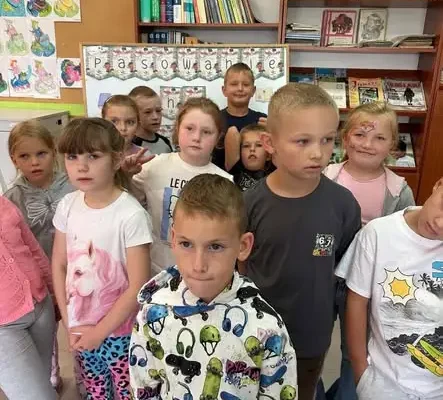 Pasowanie na Czytelnika w bibliotece – nowi przyjaciele książek