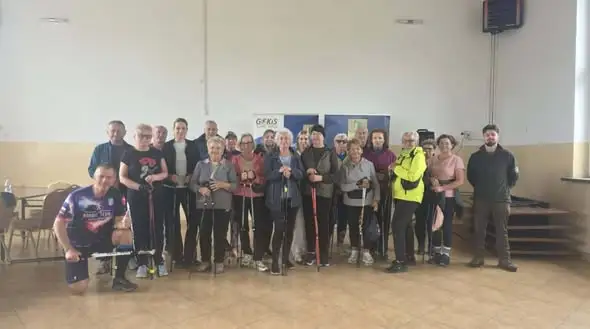 Seniorzy z Iłowa-Osady na sportowo: marsz z kijkami i rajd rowerowy