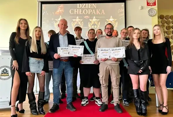 Dzień Chłopaka w ZSTiO w Iłowie – gala pełna emocji i uśmiechów