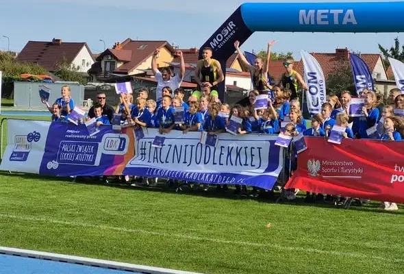 Uczniowie ze Szkoły Podstawowej nr 3 w Działdowie na pikniku lekkoatletycznym