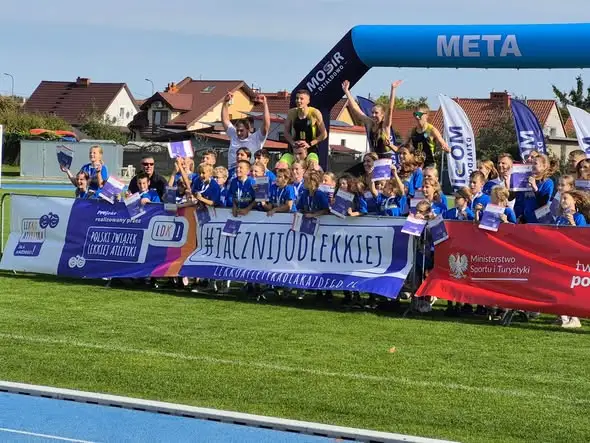 Uczniowie ze Szkoły Podstawowej nr 3 w Działdowie na pikniku lekkoatletycznym