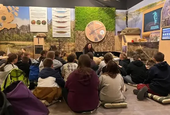 Szóstoklasiści z Rybna odkrywali przyrodę i historię regionu podczas wycieczki edukacyjnej