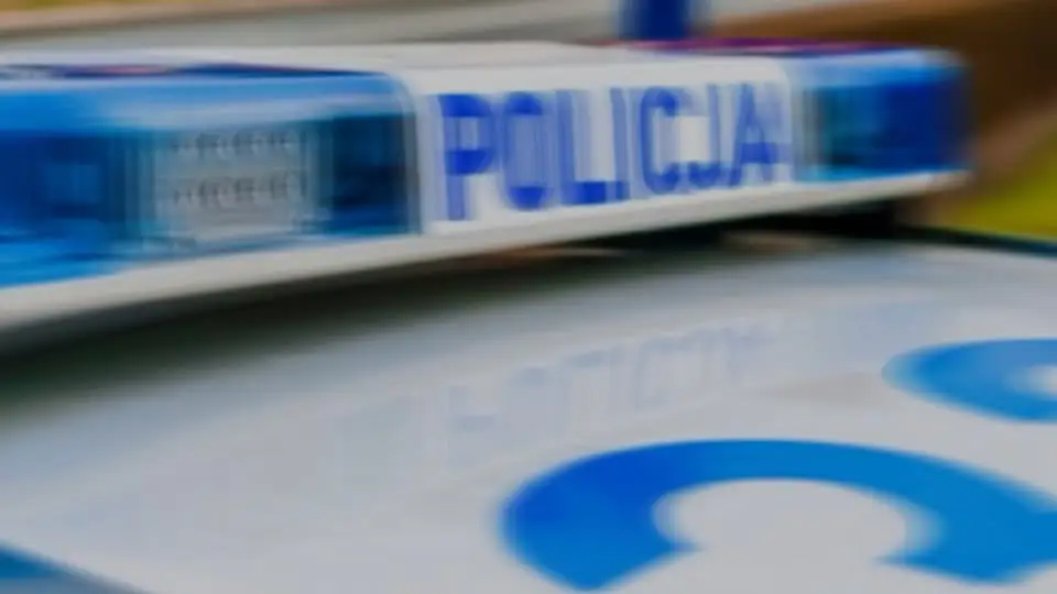Pijany kierowca uderzył w zaparkowane auto. 68-latek ujął sprawcę