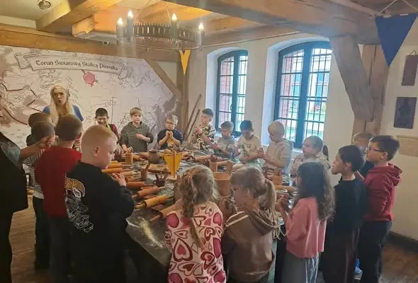 Uczniowie klas 2 odkrywali Toruń i Grębocin – warsztaty pełne tradycji