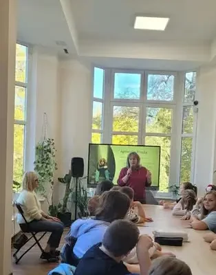 Młodzi detektywi z klasy 4b na warsztatach z autorką kryminałów