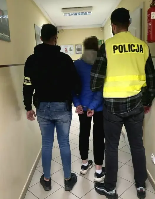 57-latka z Ornety okradła sąsiada seniora. Usłyszała 22 zarzuty