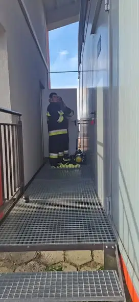 Młodzi druhowie z OSP przeszli test w komorze dymowej