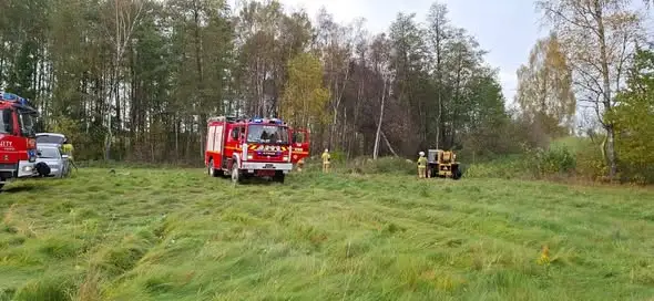Pożar torfowiska w Jędrychowie – wspólna akcja OSP Rybno i OSP Sorkwity